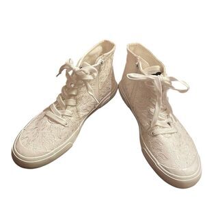 Rocket Dog women’s white, embossed floral design. High top w/ side zipper Sz 11